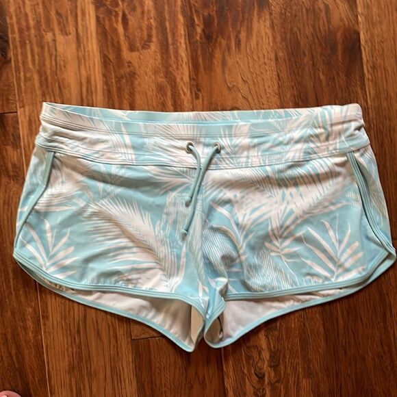 Athleta shorts  - Picture 2 of 8